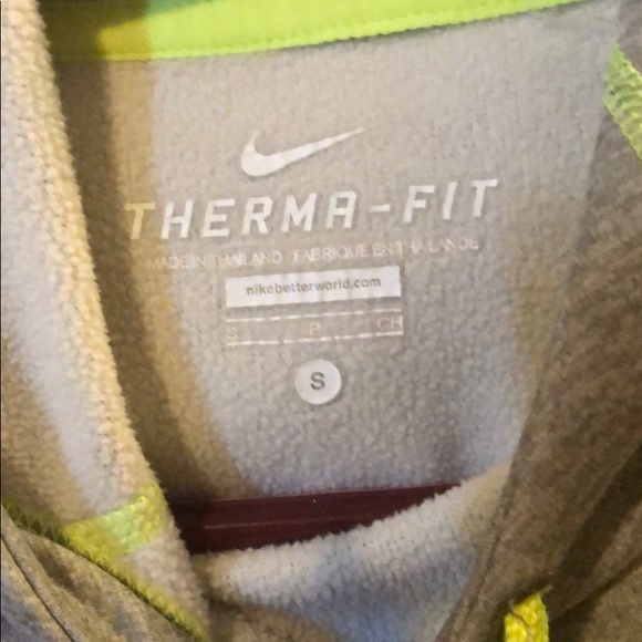 Women’s Nike Hoodie - Picture 3 of 3